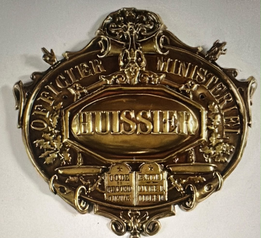 Emblème Huissier — Officier ministériel